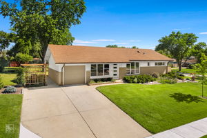 580 Newark Ln, Hoffman Estates, IL 60169_002
