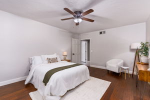 Bedroom. 2