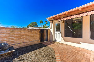 Door from AZ room to back patio