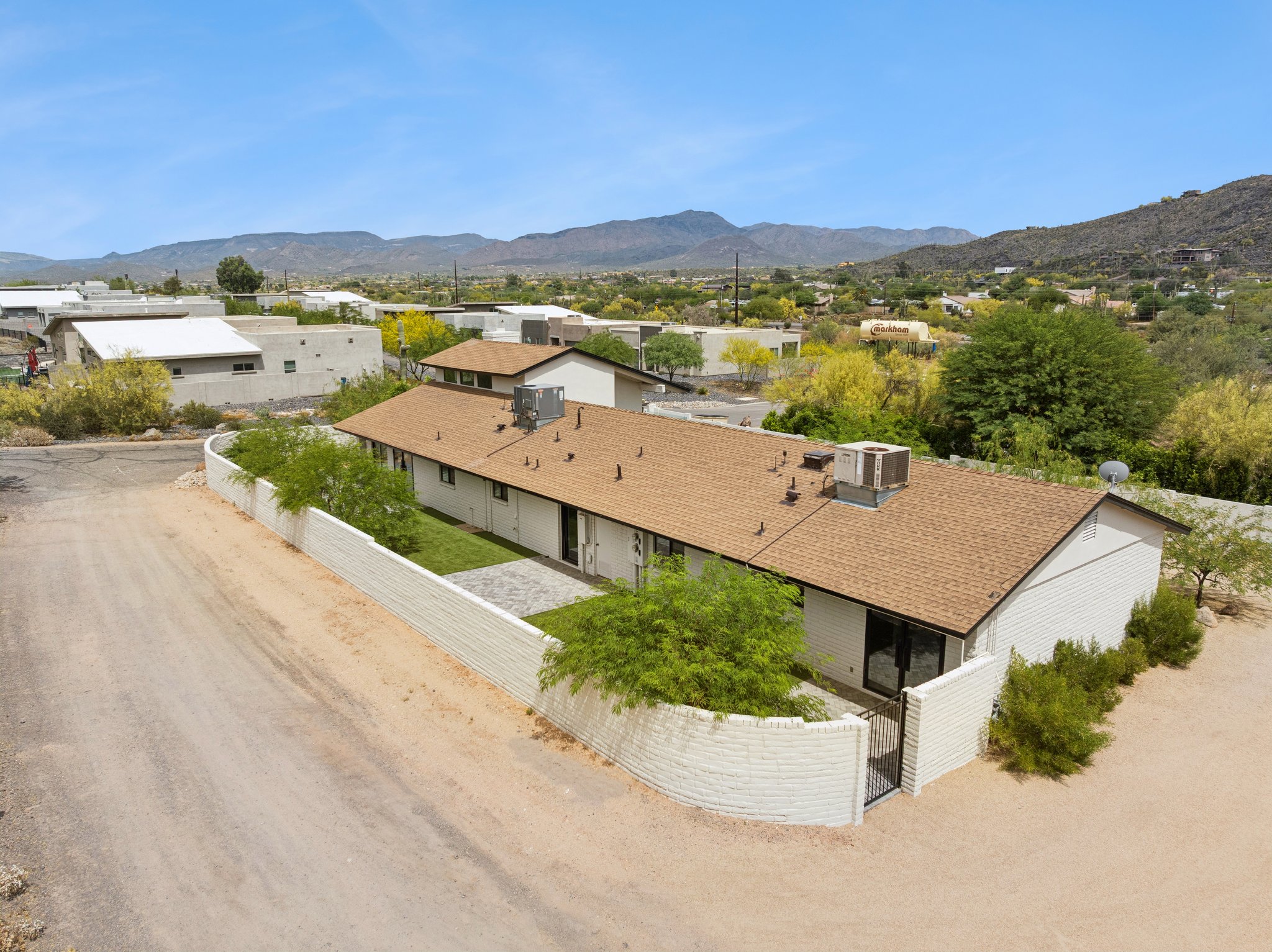 5801 E Surrey Dr - 019.jpg