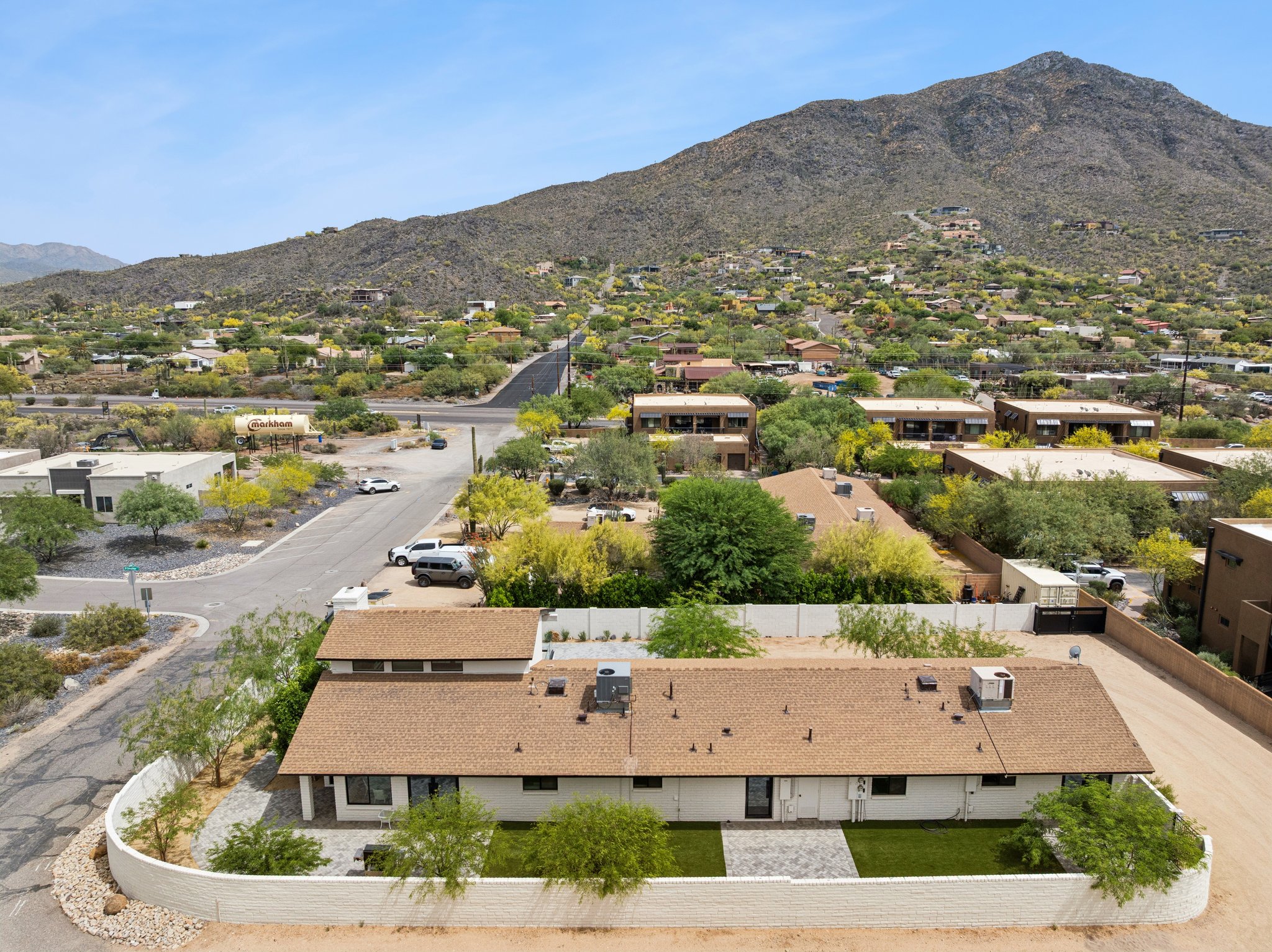 5801 E Surrey Dr - 020.jpg