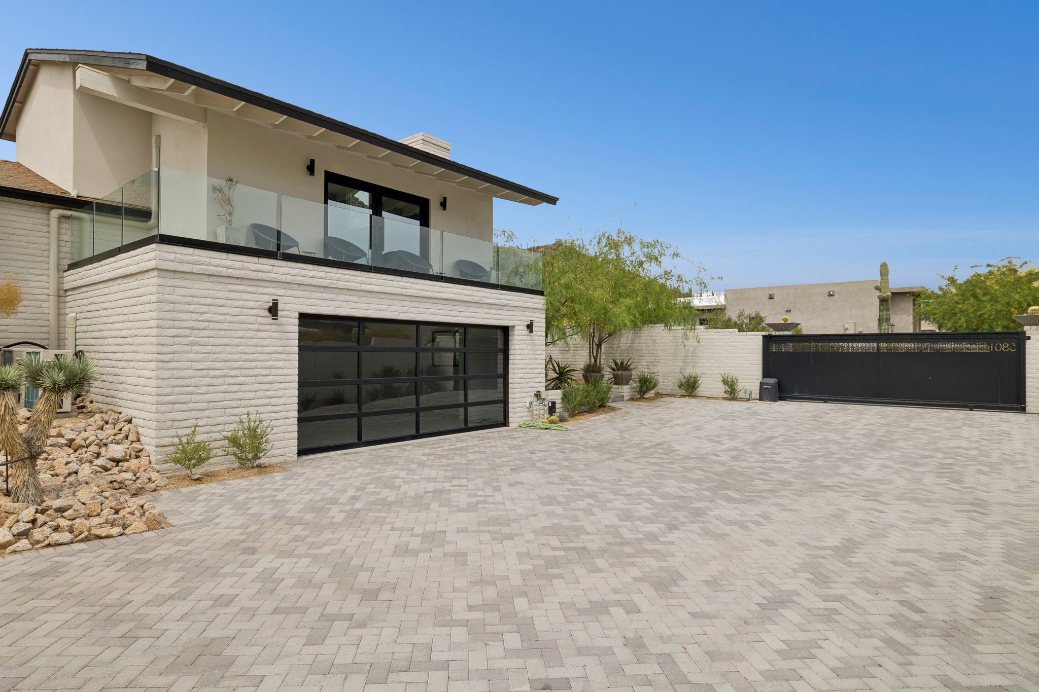 5801 E Surrey Dr - 002 (2).jpg