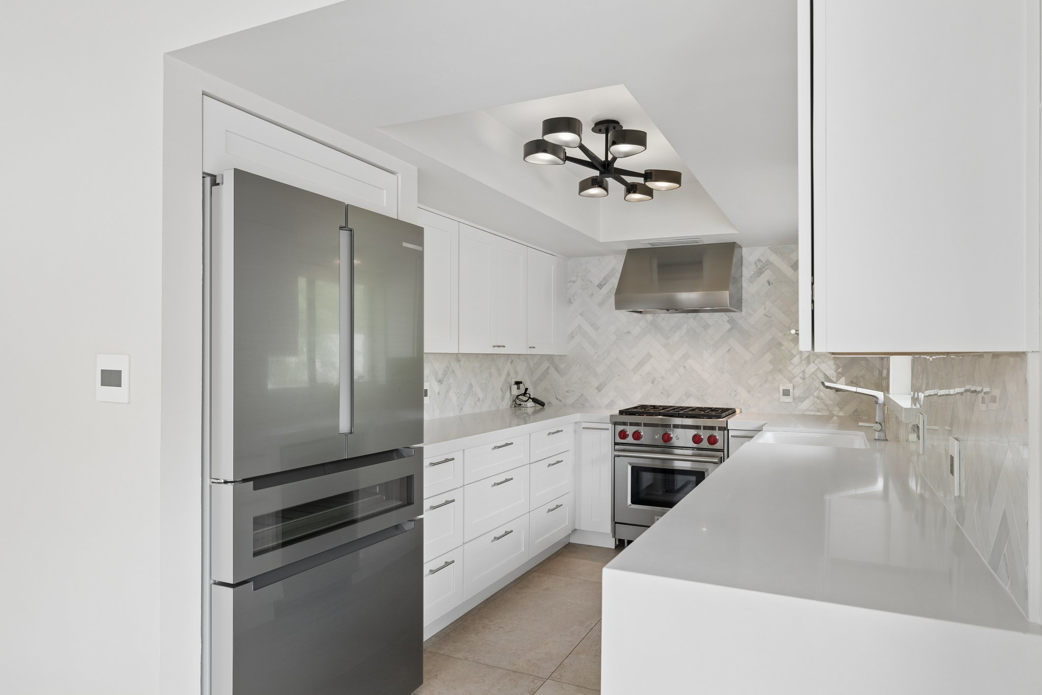 5801 E Surrey Dr - 007 (2).jpg