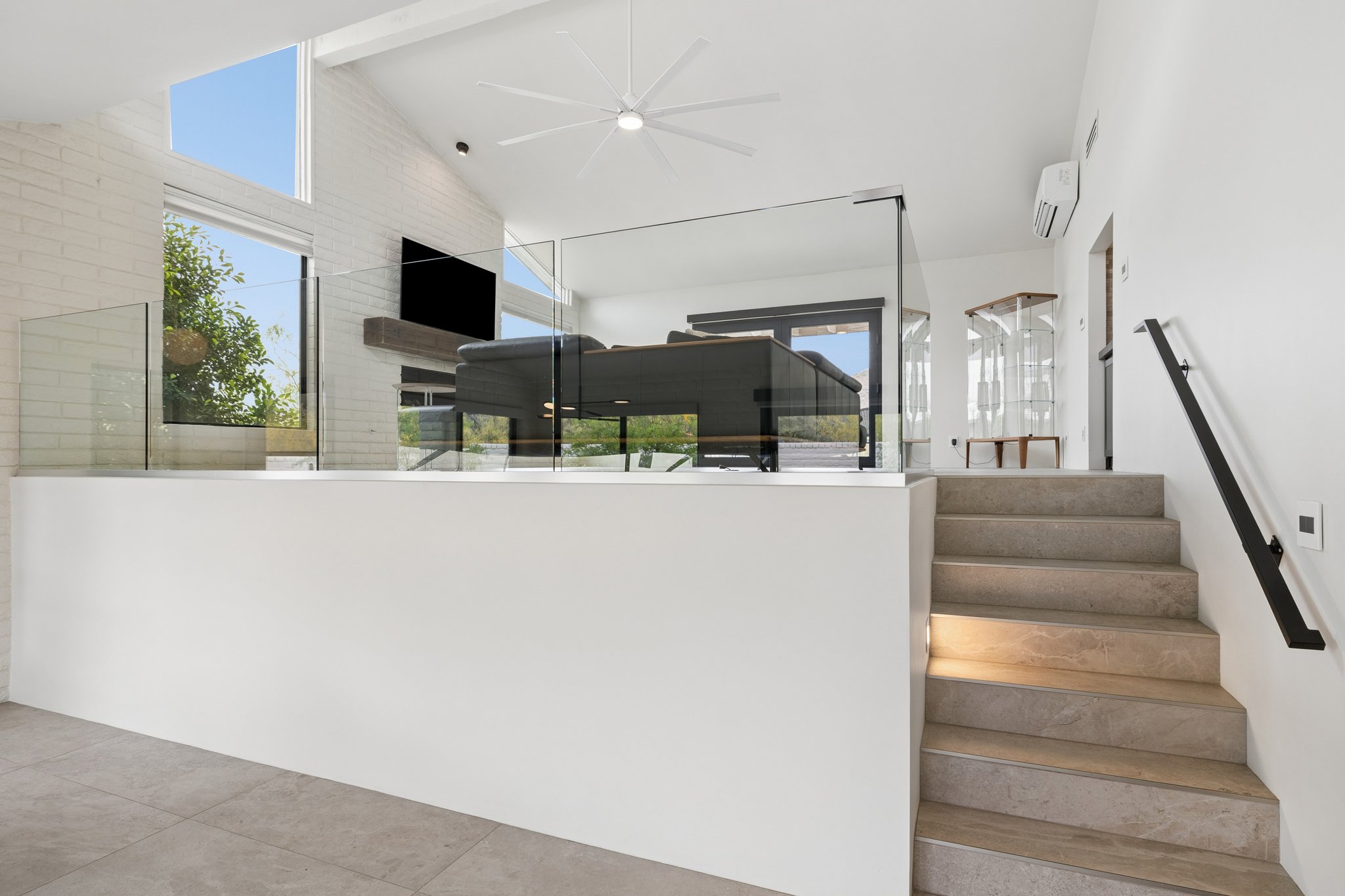 5801 E Surrey Dr - 010 (2).jpg