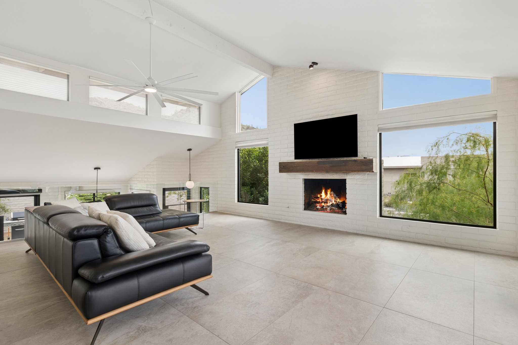 5801 E Surrey Dr - 014 (2).jpg