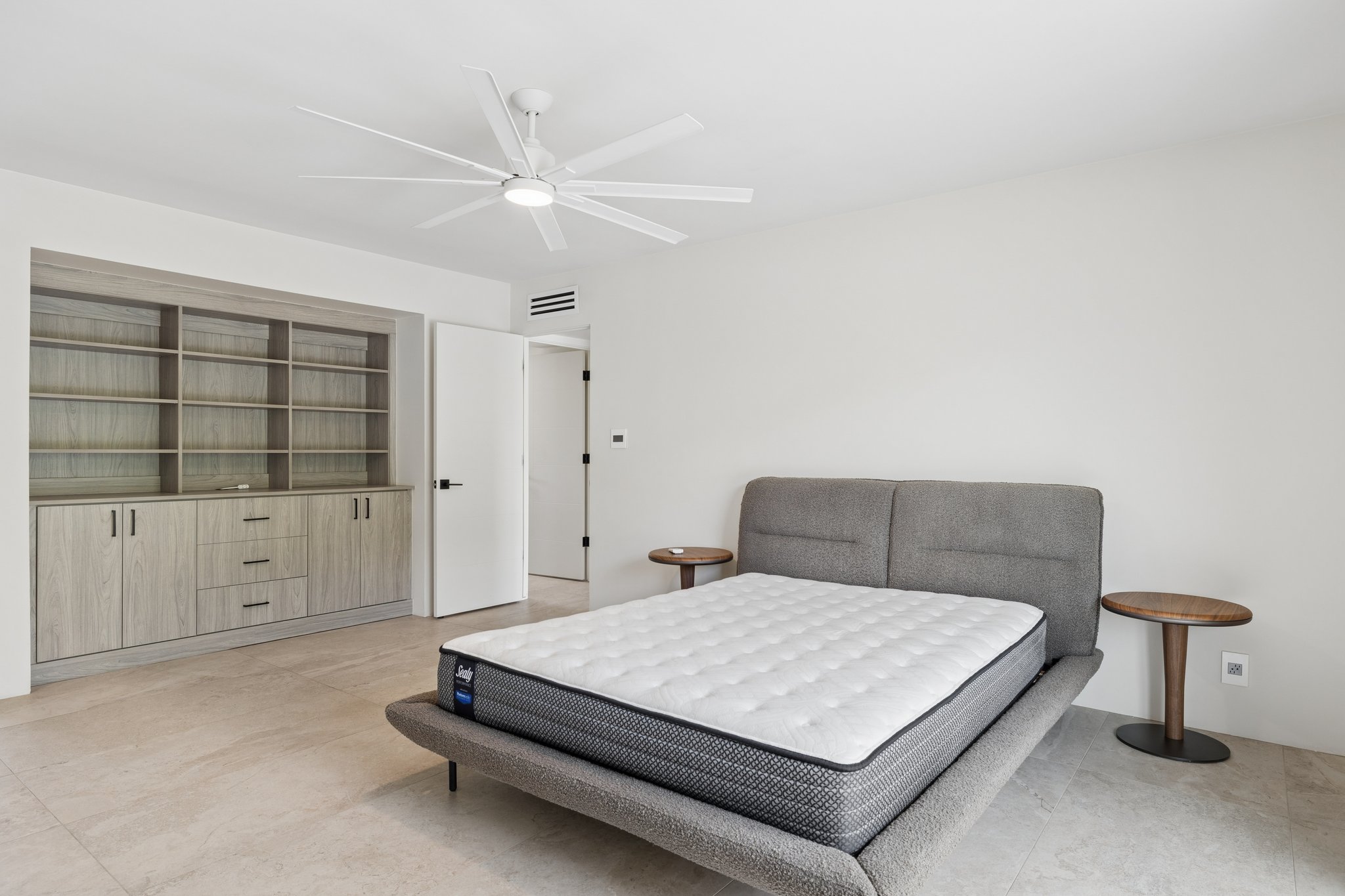 5801 E Surrey Dr - 017 (2).jpg