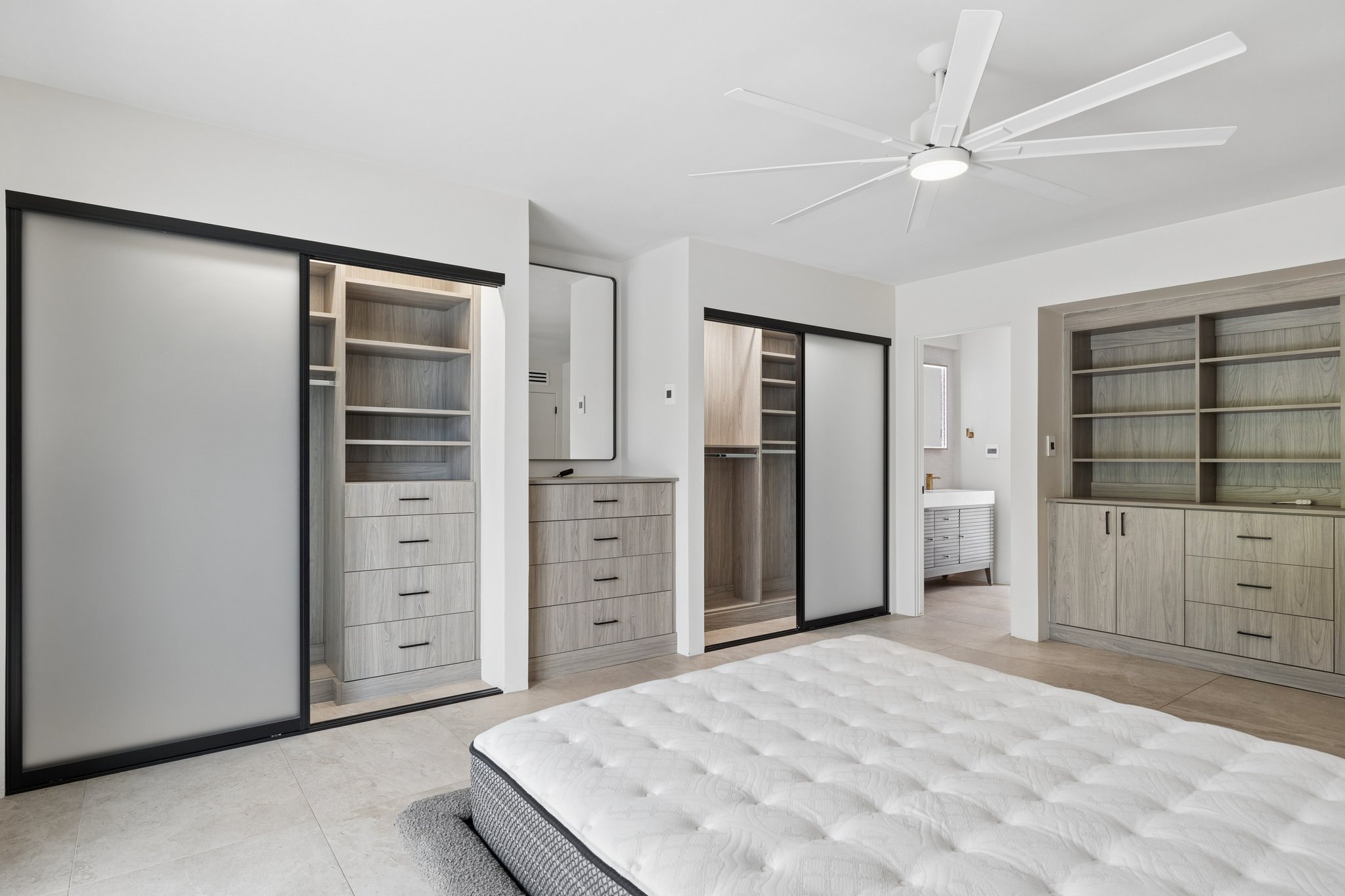 5801 E Surrey Dr - 018 (2).jpg