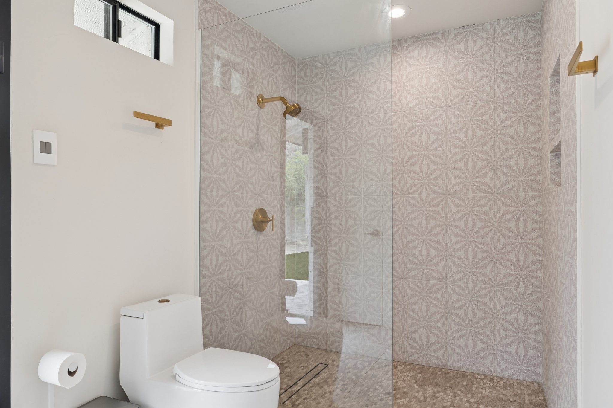 5801 E Surrey Dr - 020 (2).jpg