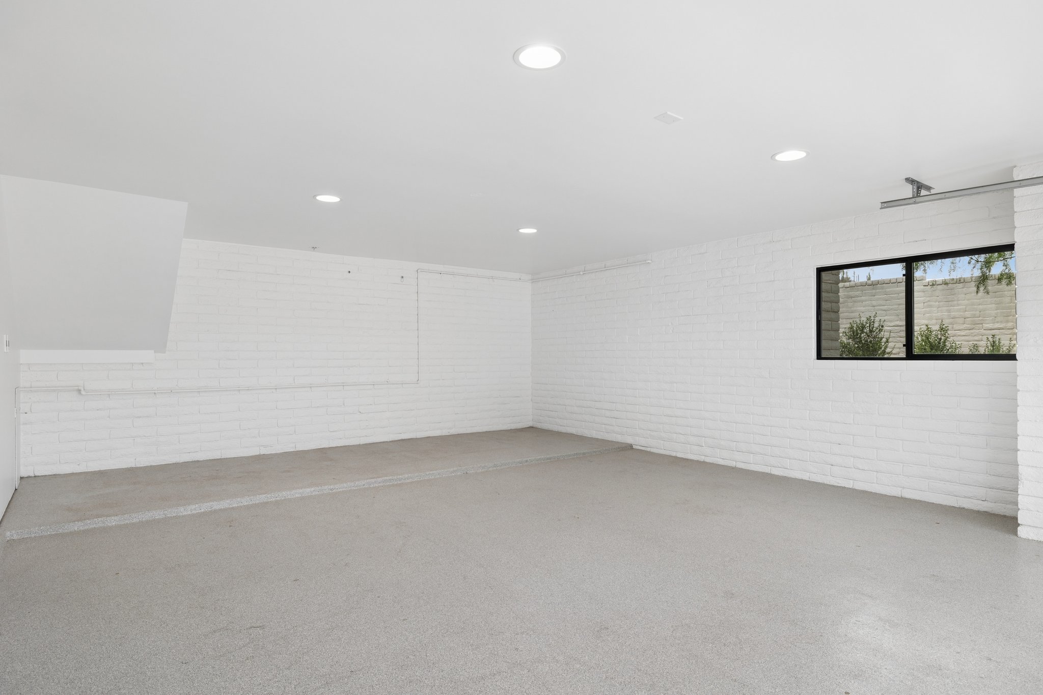 5801 E Surrey Dr - 029.jpg