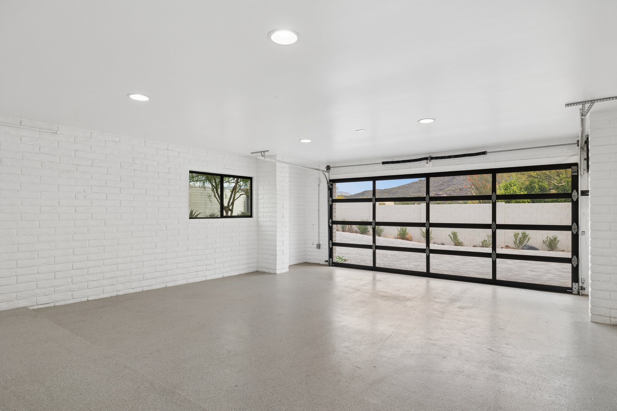 5801 E Surrey Dr - 030.jpg