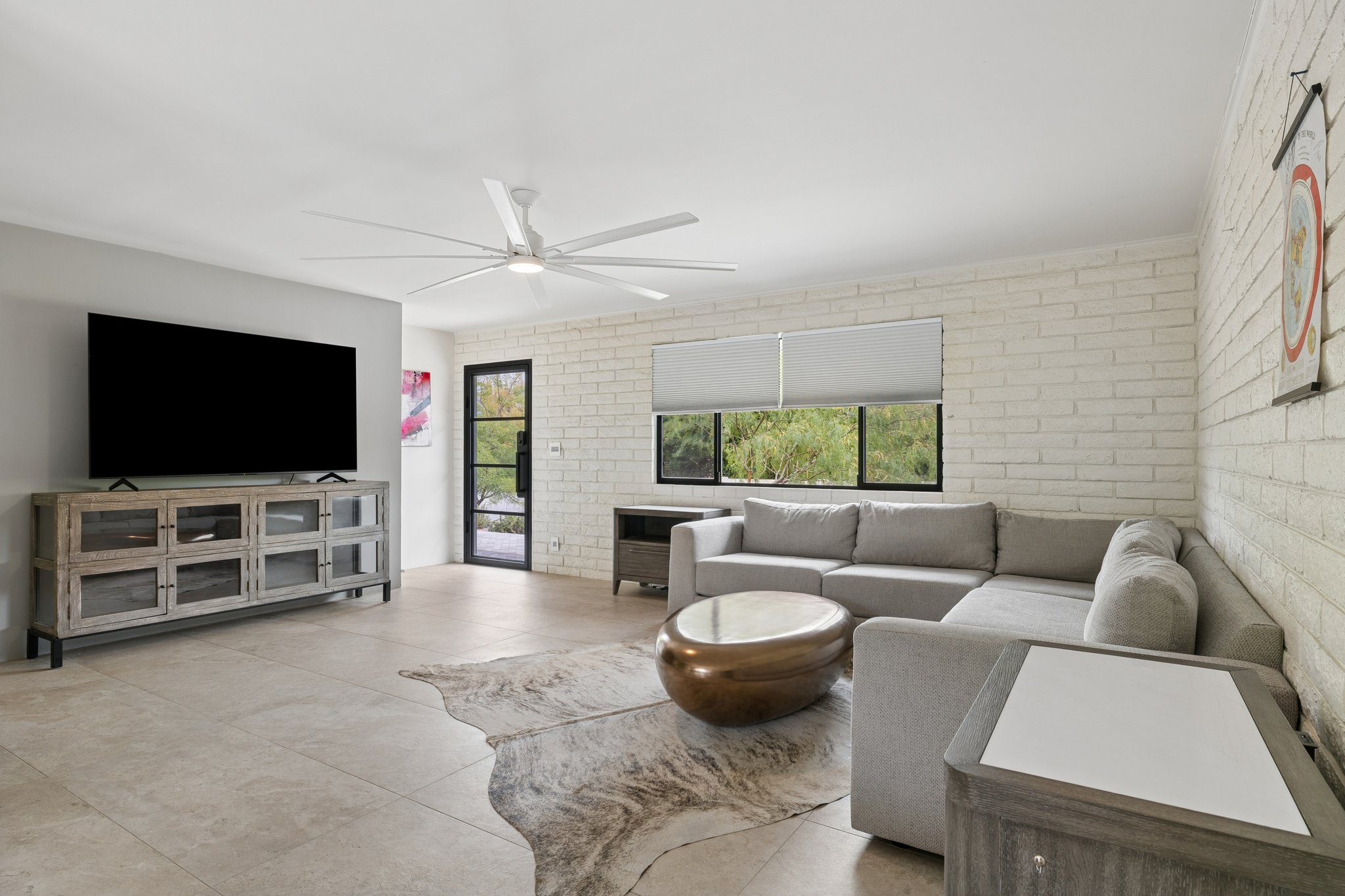 5801 E Surrey Dr - 033.jpg