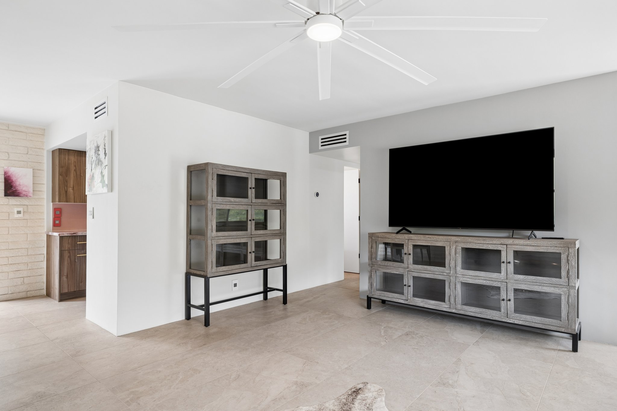 5801 E Surrey Dr - 034.jpg