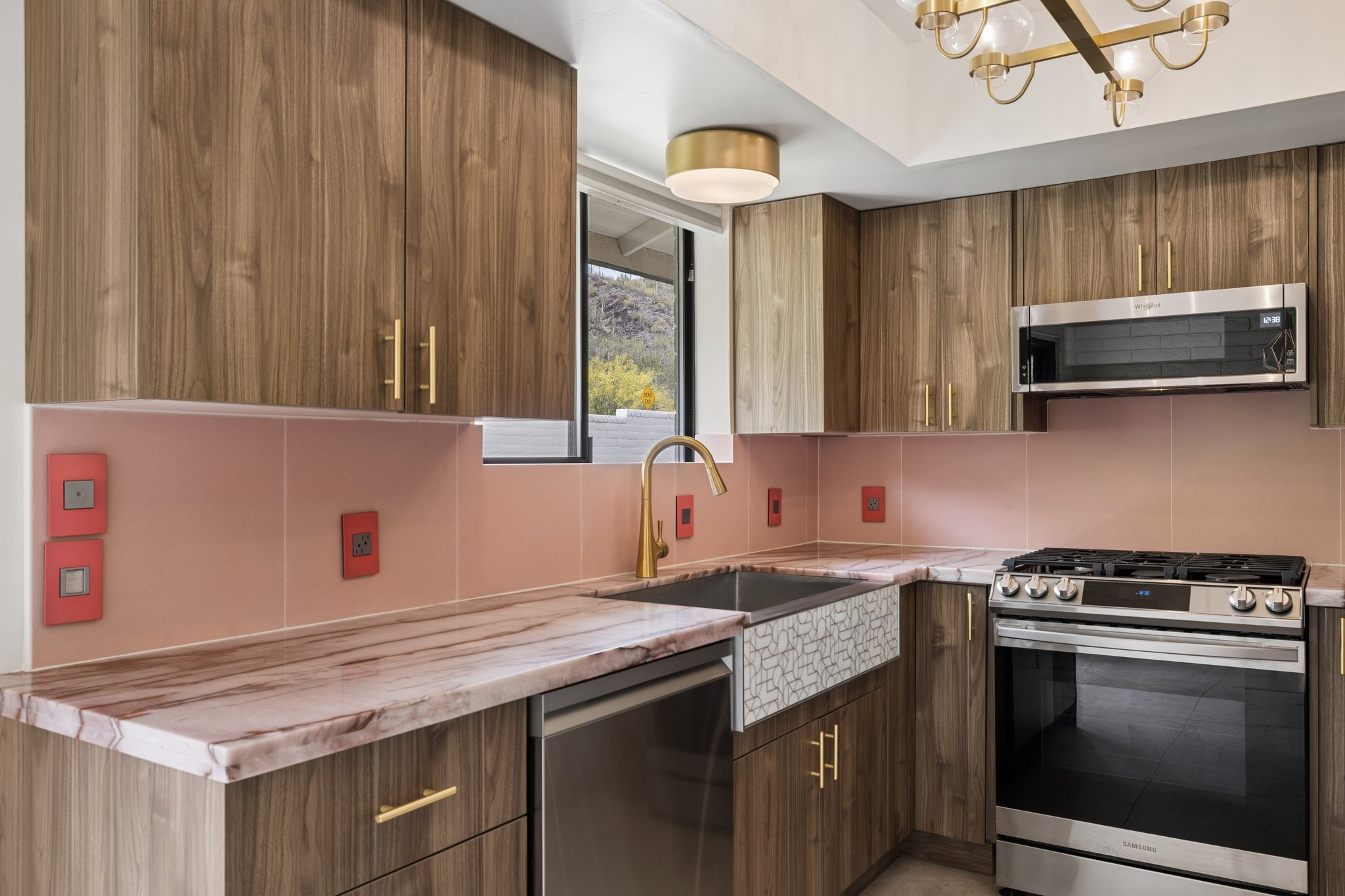 5801 E Surrey Dr - 037.jpg