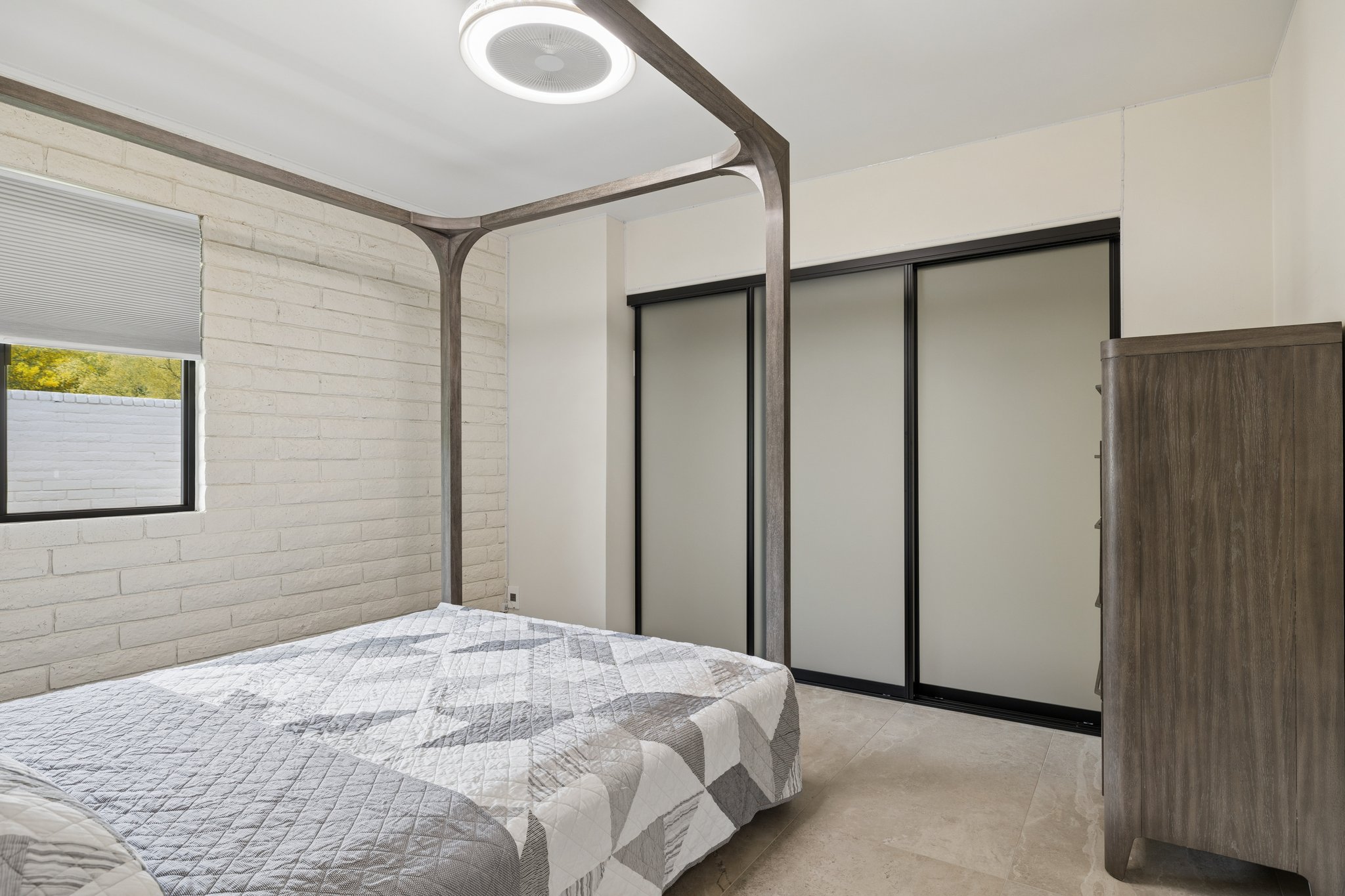 5801 E Surrey Dr - 040.jpg