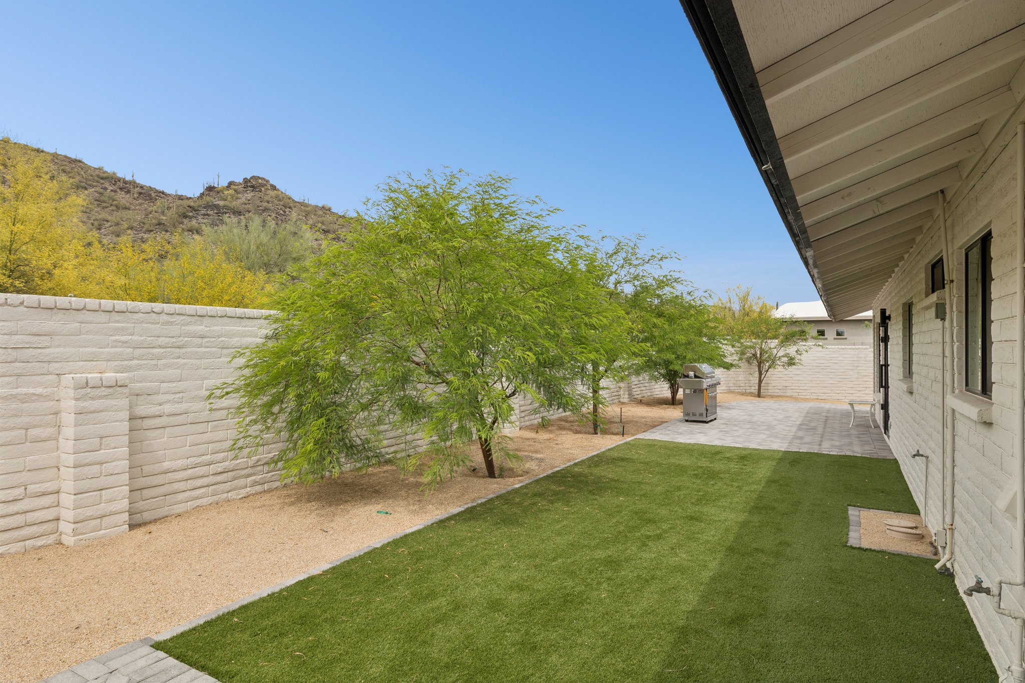 5801 E Surrey Dr - 053.jpg