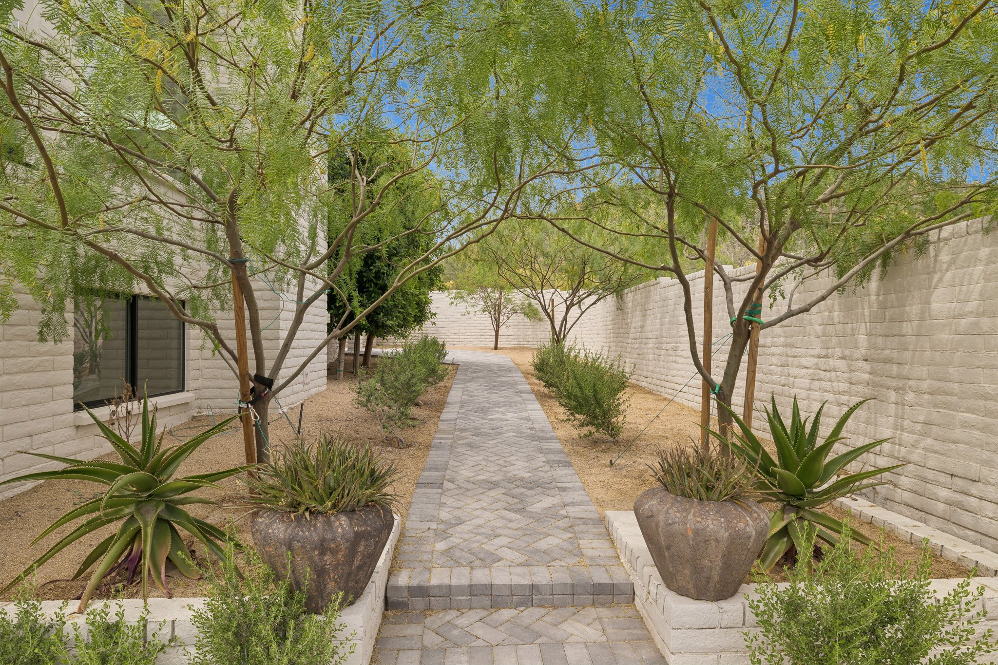 5801 E Surrey Dr - 055.jpg