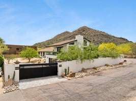 5801 E Surrey Dr - 001.jpg