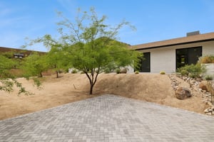 5801 E Surrey Dr - 004.jpg