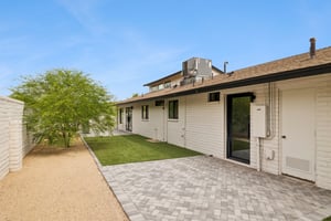 5801 E Surrey Dr - 008.jpg