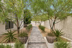 5801 E Surrey Dr - 011.jpg