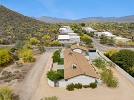 5801 E Surrey Dr - 018.jpg