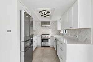 5801 E Surrey Dr - 008 (2).jpg