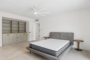 5801 E Surrey Dr - 017 (2).jpg