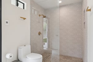 5801 E Surrey Dr - 020 (2).jpg