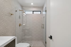 5801 E Surrey Dr - 025.jpg