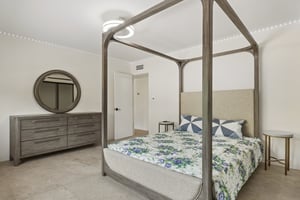 5801 E Surrey Dr - 039.jpg