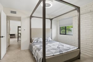 5801 E Surrey Dr - 041.jpg