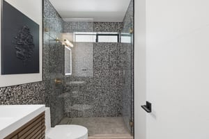 5801 E Surrey Dr - 042.jpg