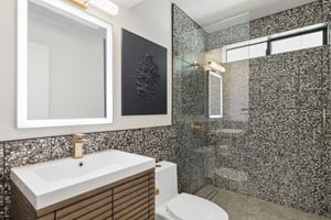 5801 E Surrey Dr - 043.jpg