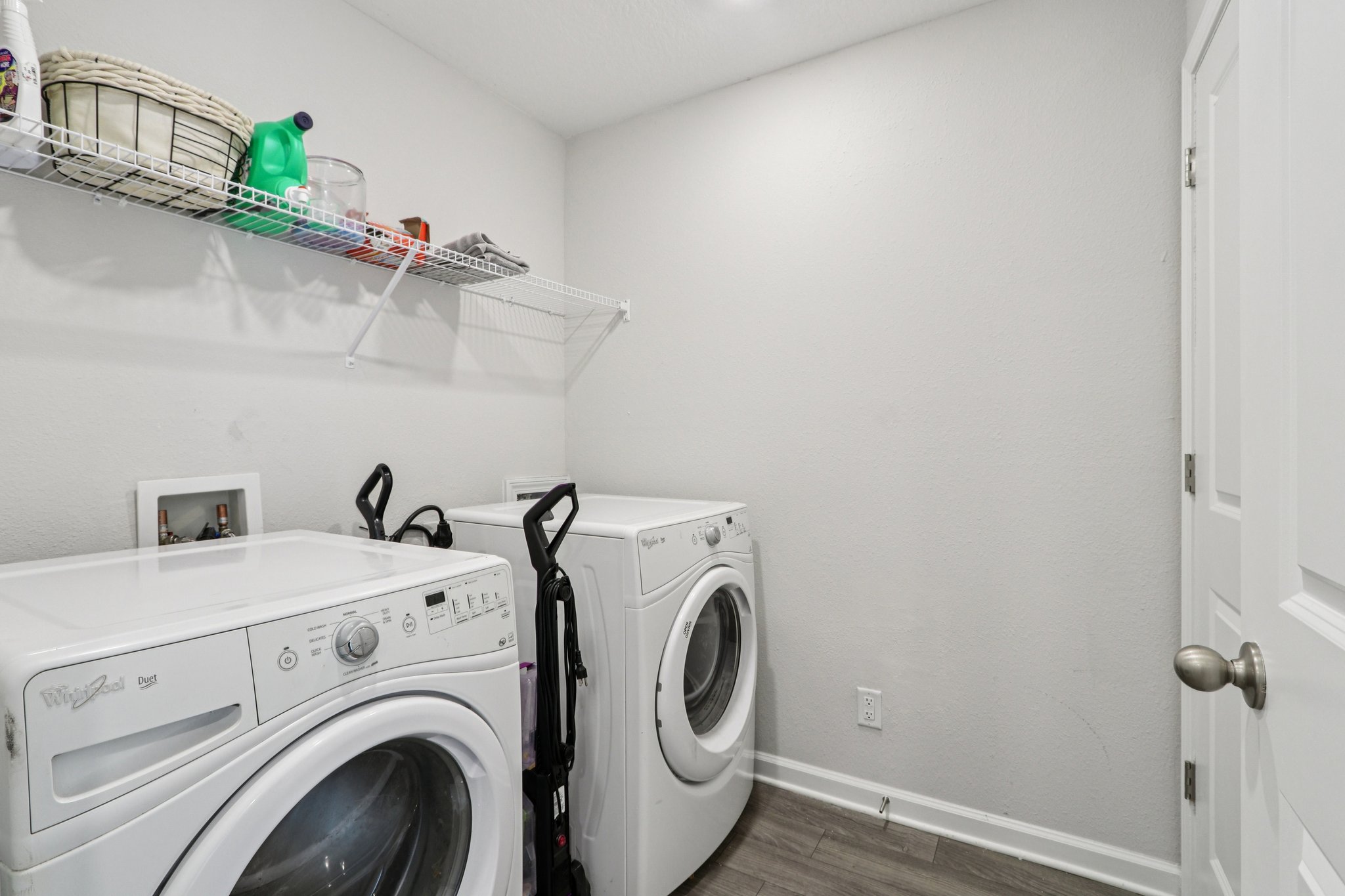 Le Sabre Rd-S2701-013.jpg