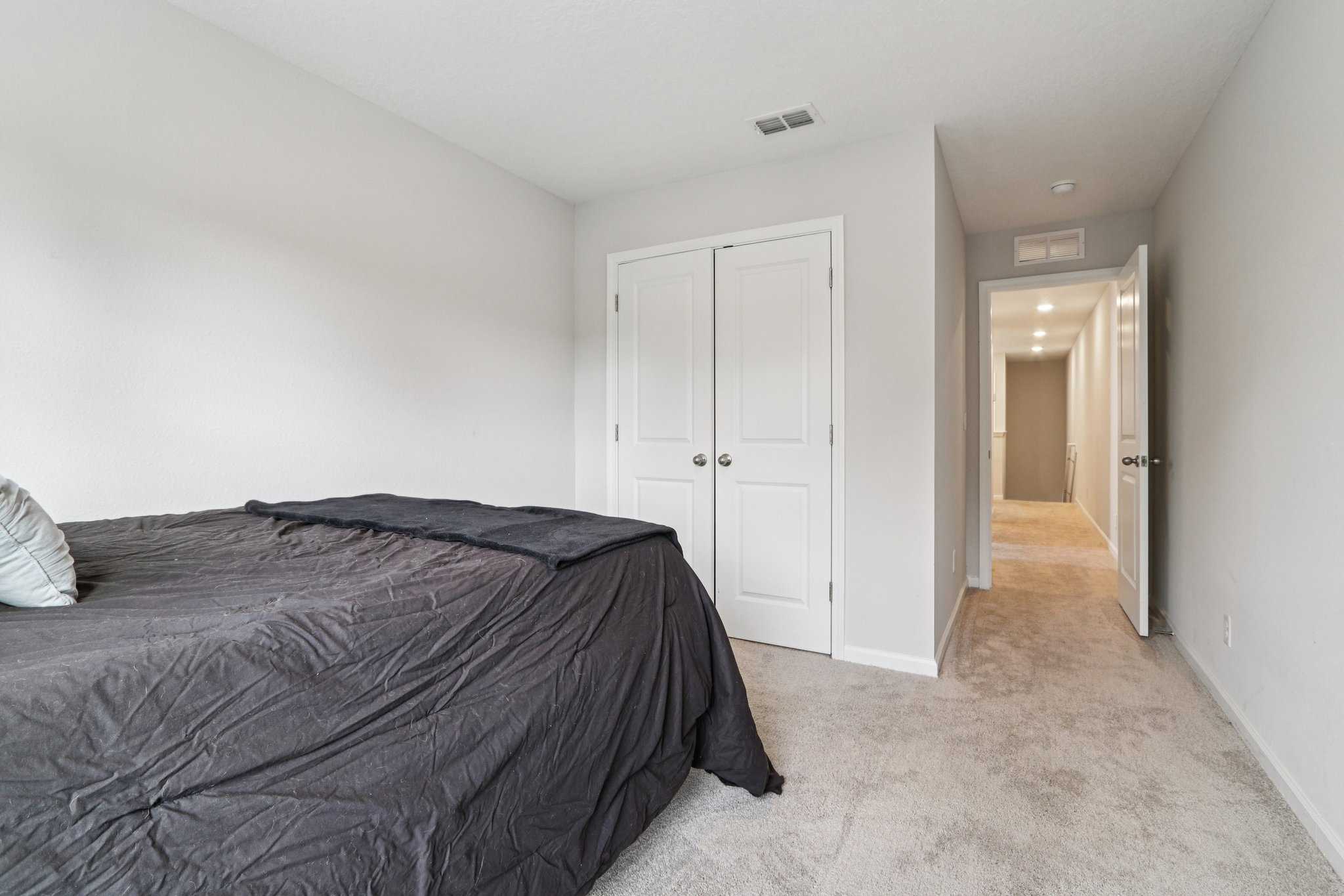 Le Sabre Rd-S2701-015.jpg