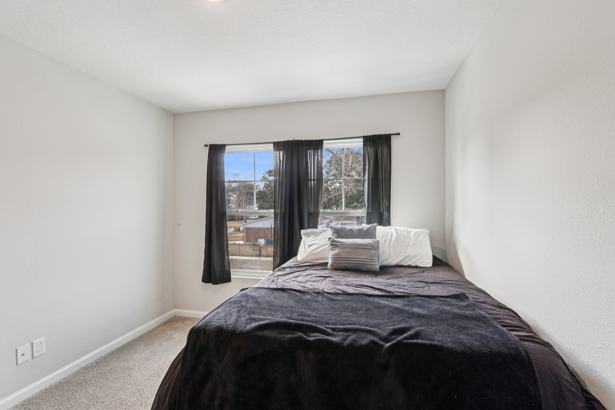 Le Sabre Rd-S2701-016.jpg