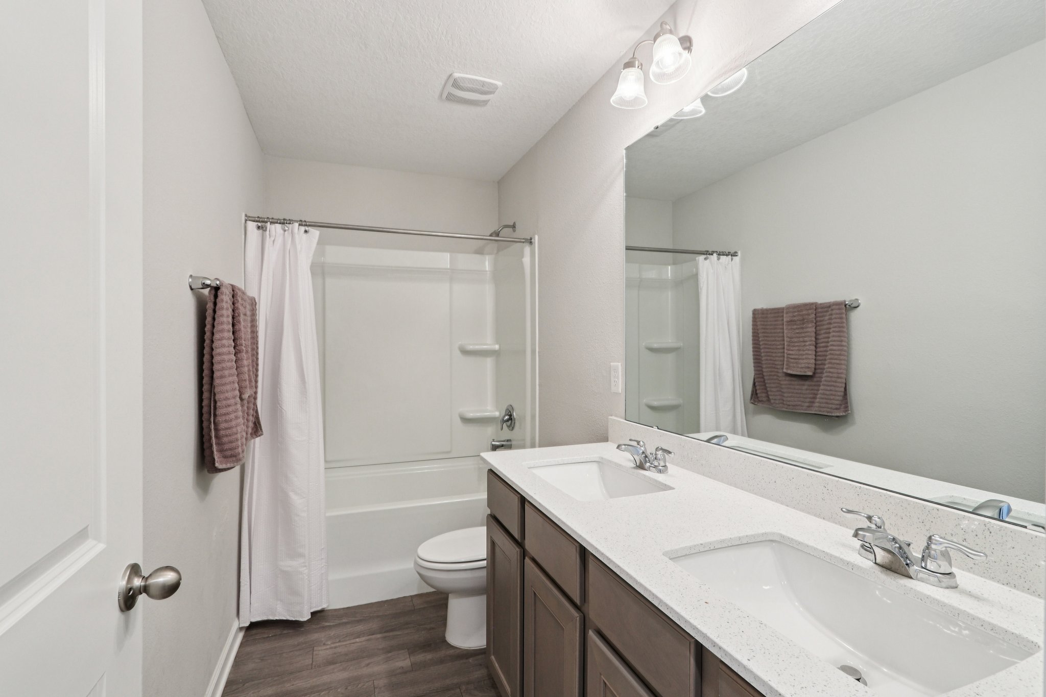 Le Sabre Rd-S2701-019.jpg