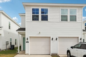 Le Sabre Rd-S2701-002.jpg