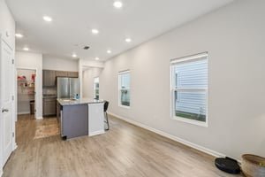 Le Sabre Rd-S2701-008.jpg