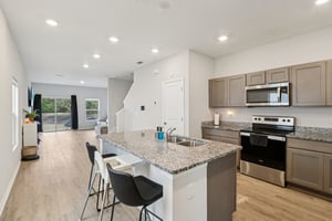 Le Sabre Rd-S2701-010.jpg