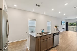 Le Sabre Rd-S2701-011.jpg