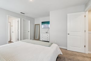 Le Sabre Rd-S2701-024.jpg