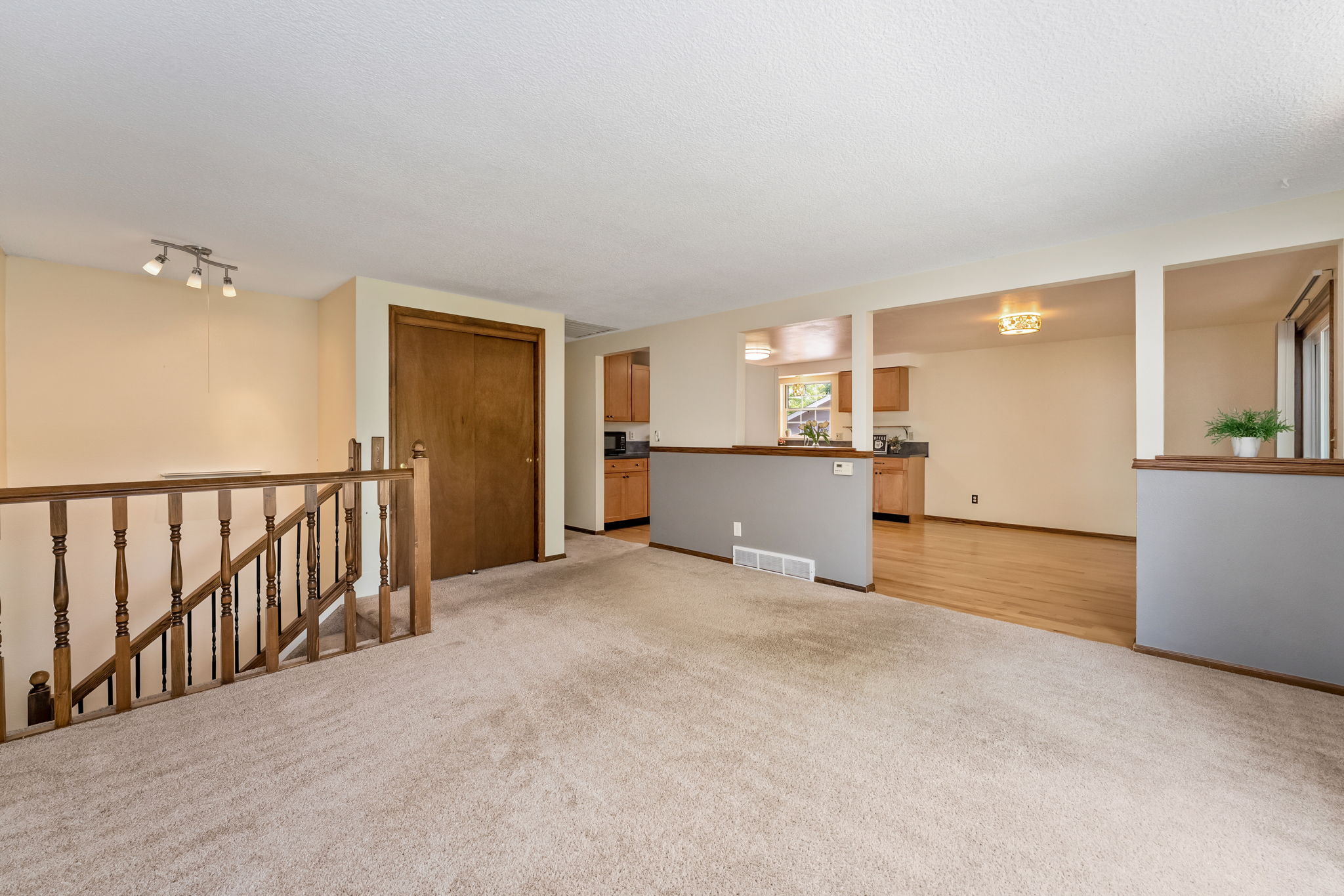 Open Concept to the Kitchen Dining