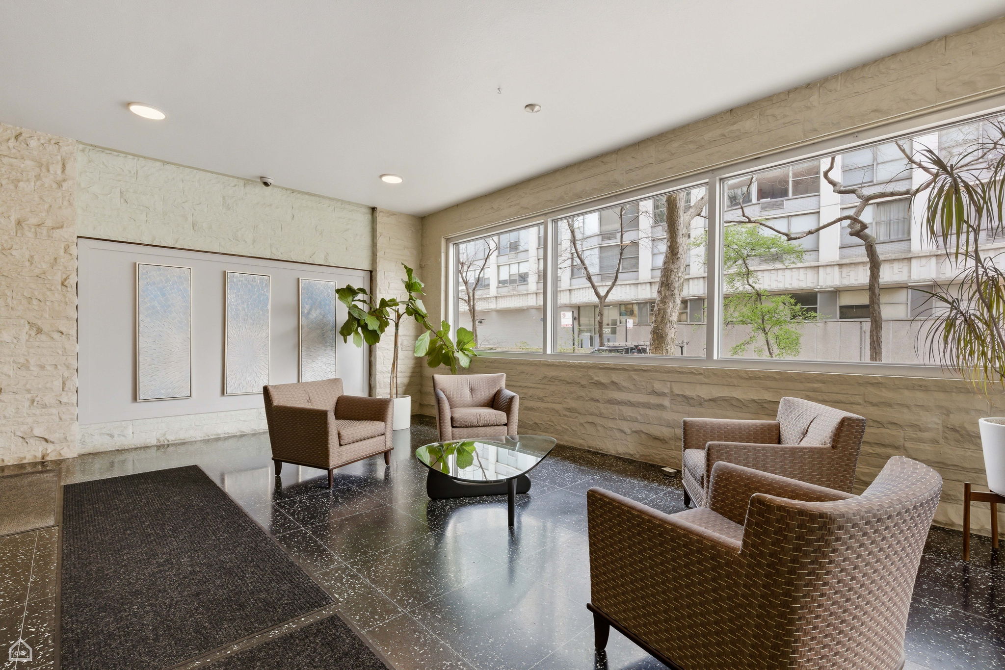 5801 N Sheridan Rd 7B - Brady Miller_041426_004