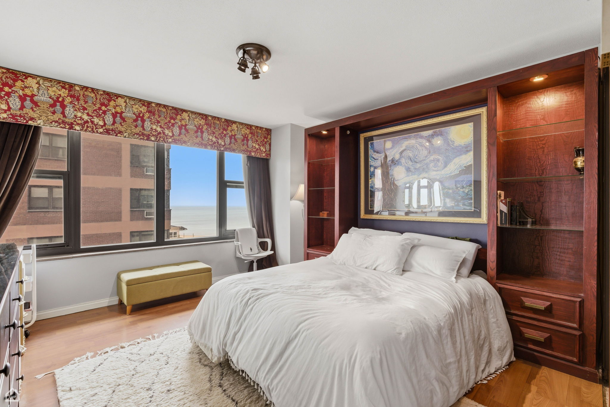 5801 N Sheridan Rd 7B - Brady Miller_041426_017