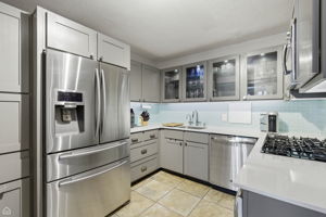 5801 N Sheridan Rd 7B - Brady Miller_041426_012