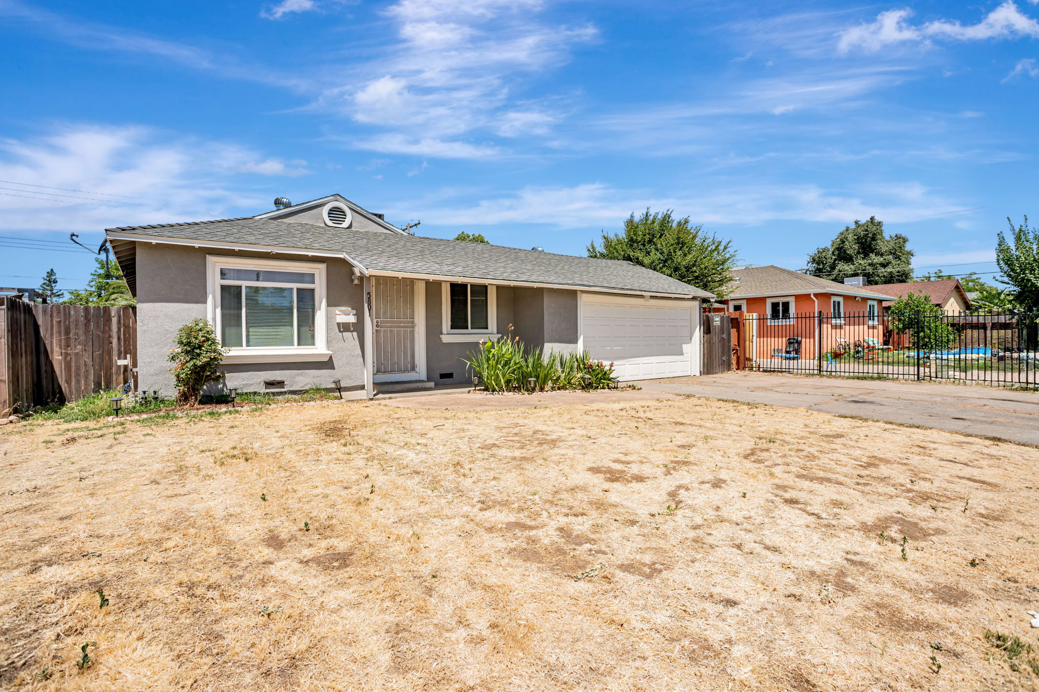 002_5801 San Vincente Way