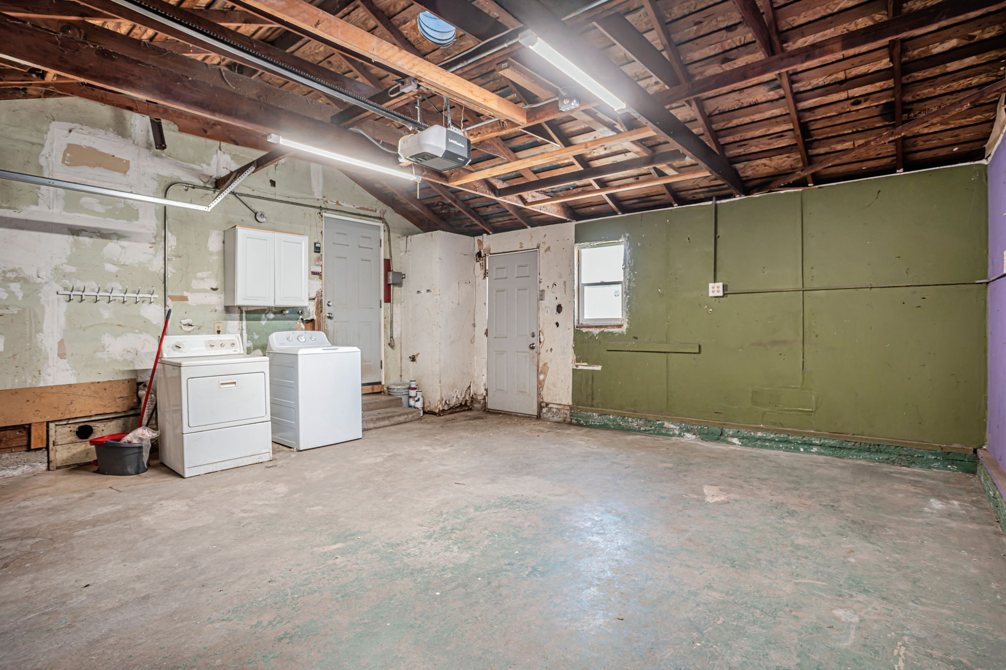 024_5801 San Vincente Way