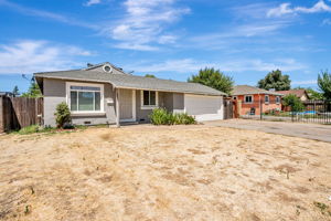 002_5801 San Vincente Way