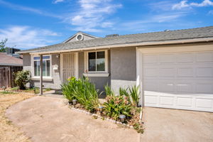 003_5801 San Vincente Way